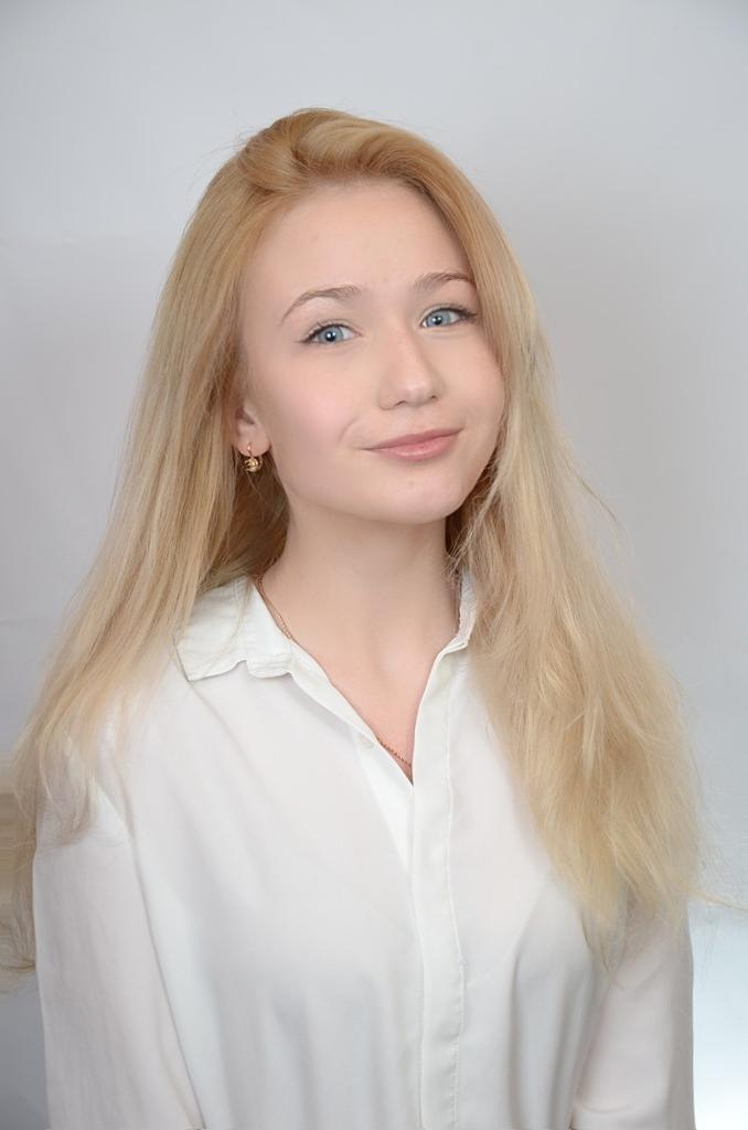 Анастасия Школенко