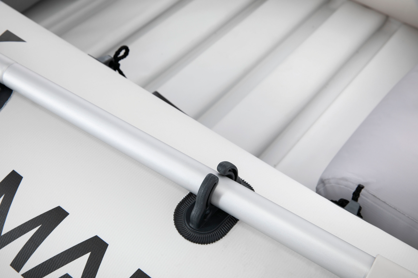 68600 Крыша-тент на лодку 160*142 см